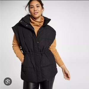 Women’s CALIA Puffer Vest - Medium